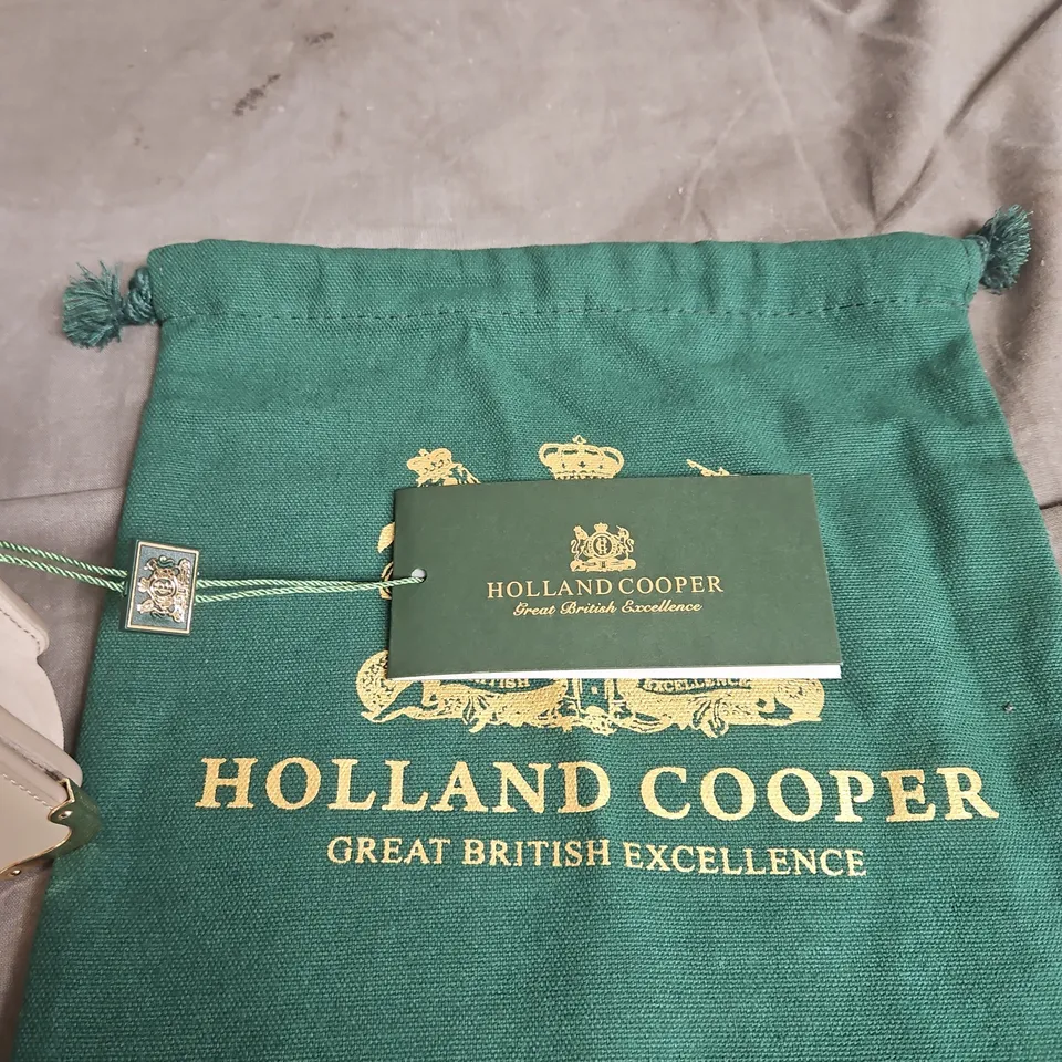 HOLLAND COOPER KENSINGTON CROSSBODY BAG – TAUPE – ONE SIZE (BOXED)
