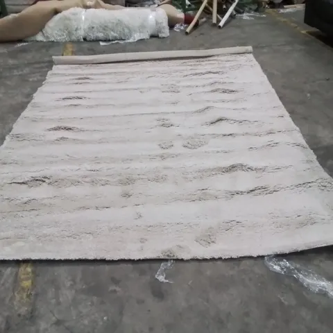 QUALITY DESIGNER AREA RUG - APPROXIMATELY 278X199