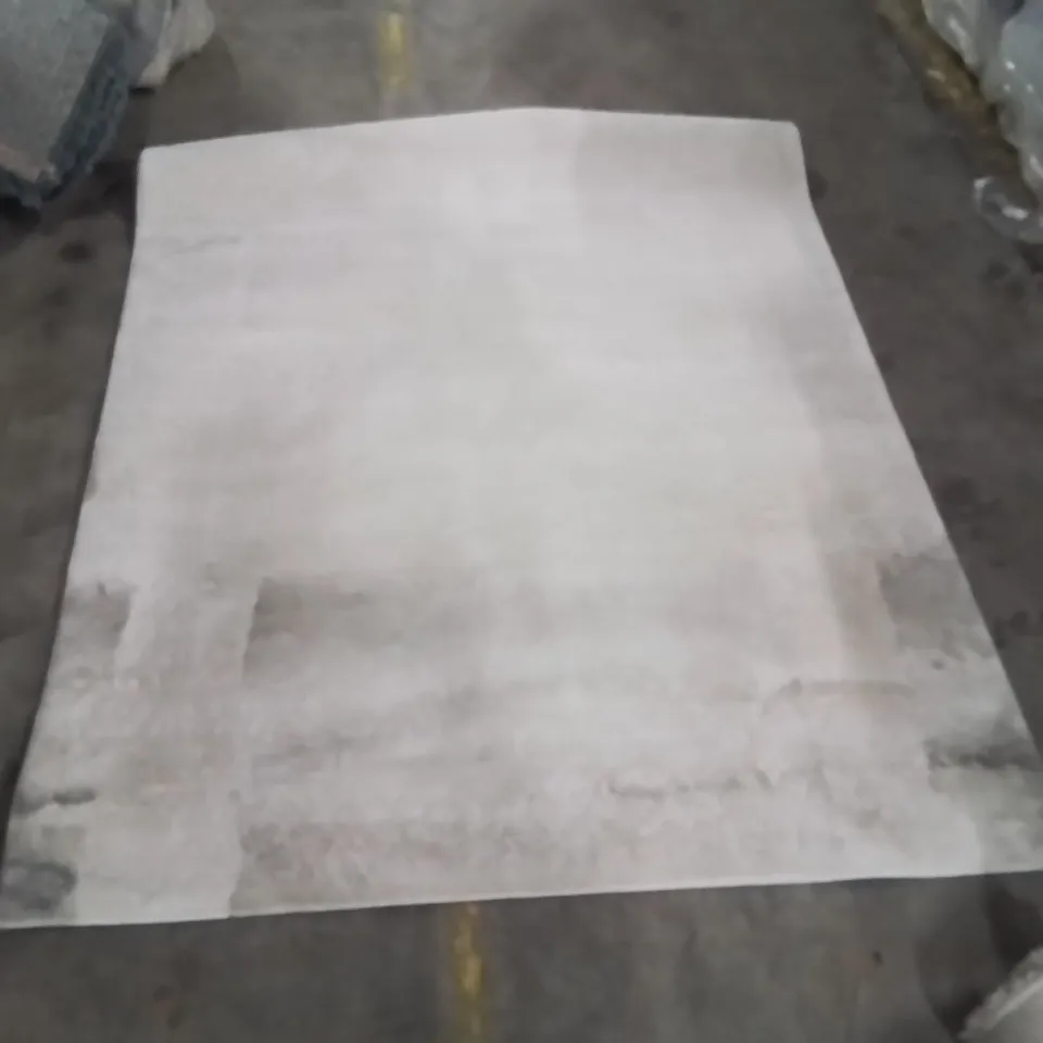 STILLAGE OF APPROXIMATELY 30 QUALITY DESIGNER RUGS