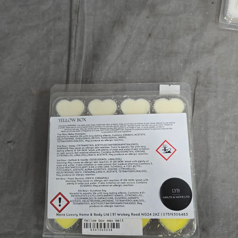 TOTE OF APPROXIMATELY 15 ASSORTED ITEMS TO INCLUDE: 2X WAX MELTS