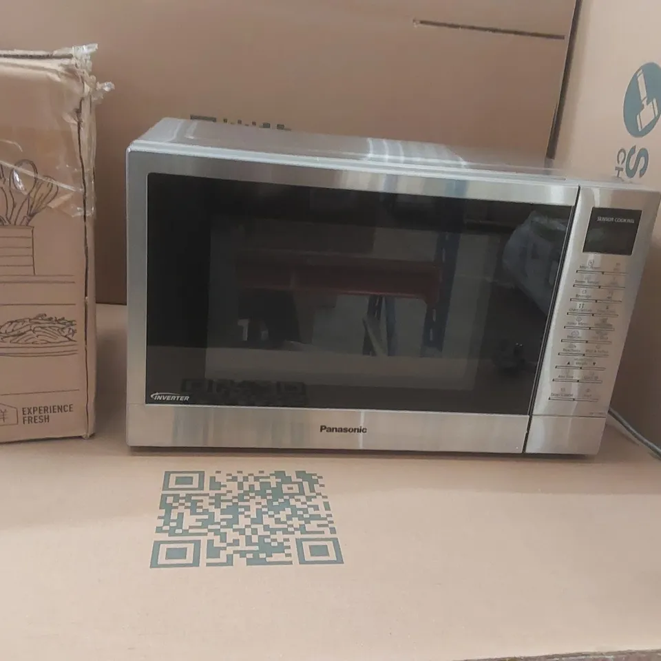 BOXED PANASONIC NN-ST48KS 32L 1000W MICROWAVE OVEN
