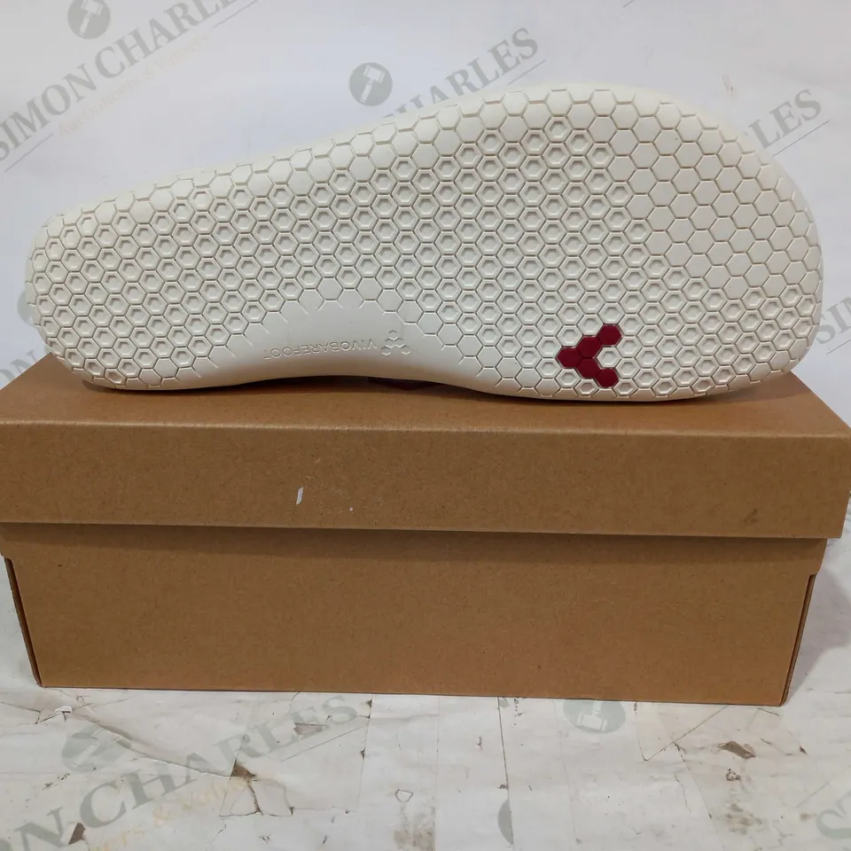 BOXED PAIR OF VIVO BAREFOOT PRIMUS LITE III EU SIZE 43