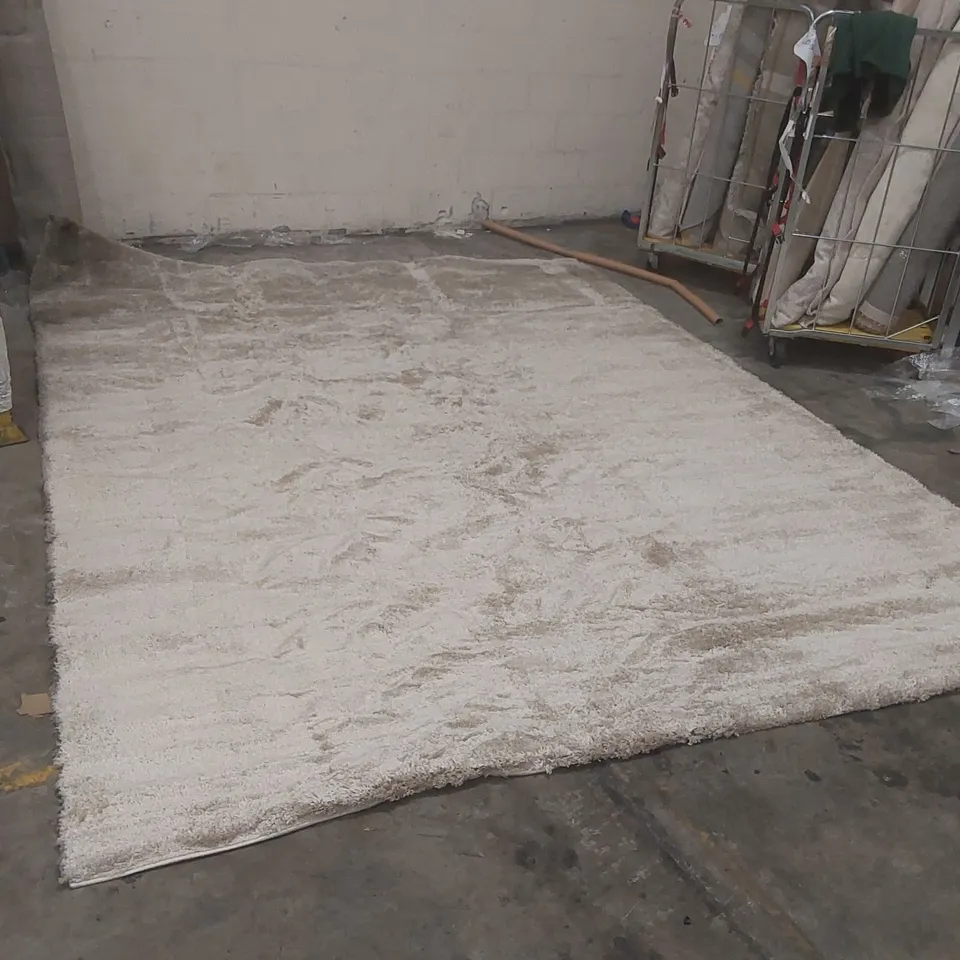 QUALITY DESIGNER AREA RUG - APPROXIMATELY 390 x 300cm