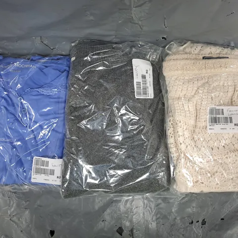 BOX OF APPROXIMATELY 12 ASSORTED CLOTHING AND FASHION ITEMS IN VARIOUS COLOURS, STYLES, AND SIZES - COLLECTION ONLY