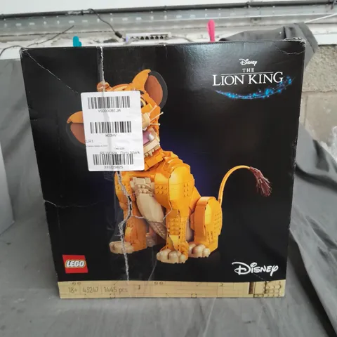 BOXED DISNEY YOUNG SIMBA THE LION KING SET 43247