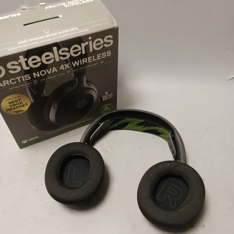 STEELSERIES ARCTIS NOVA 4X WIRELESS GAMING HEADSET DESIGNED FOR XBOX