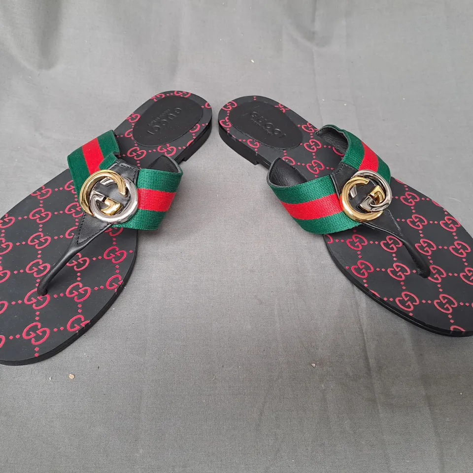 PAIR OF GUCCI TOE-POST SANDALS IN MULTICOLOUR EU SIZE 42