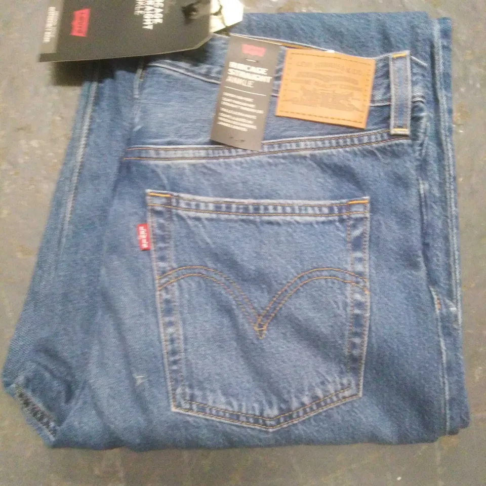 brand new LEVI STRAUSS RIB CAGE STRAIGHT ANKLE JEANS 32 X 39