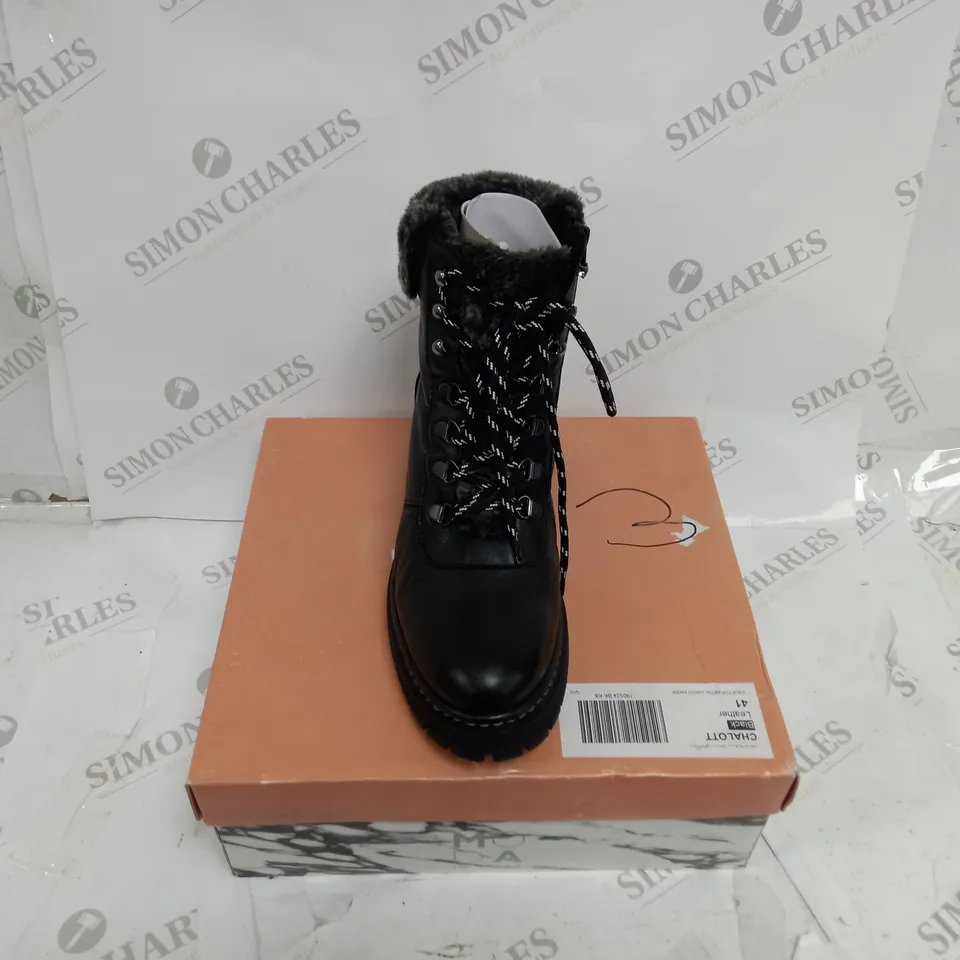 MODA CHARCOAL FAUX FUR METAL LACED HIKER SIZE 8
