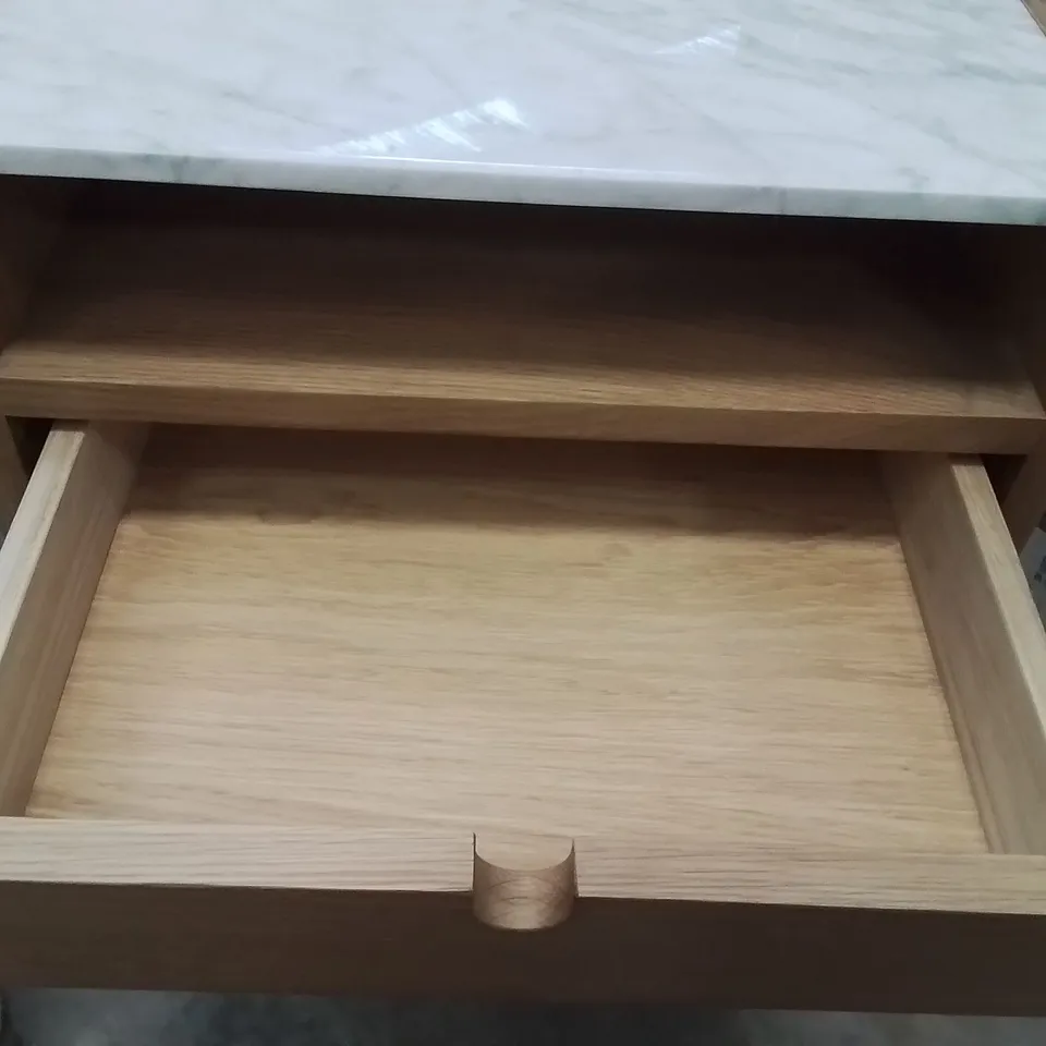 NOMI BEDSIDE TABLE OAK