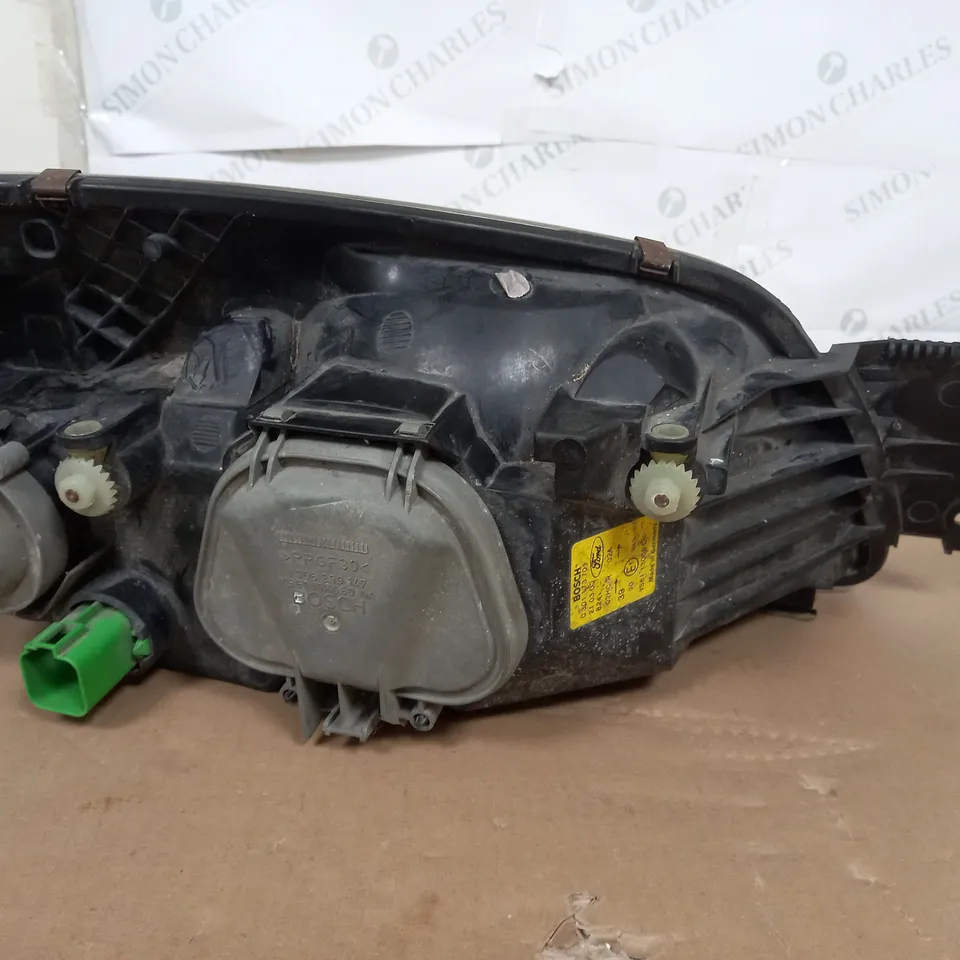 FORD HEAD LIGHT / COLLECTION ONLY 