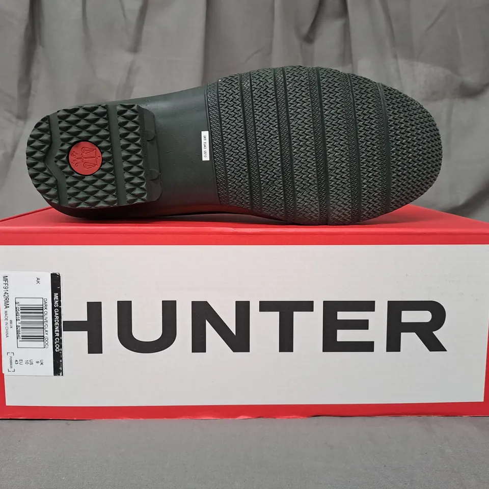 BOXED PAIR OF HUNTER MEN'S GARDENING CLOGS IN GREEN UK SIZE 9