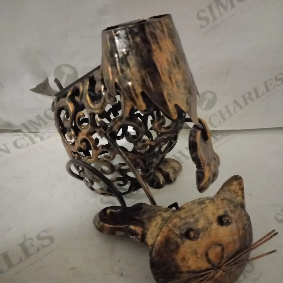 SOLAR POWERED METAL CAT SCROLL LIGHT RRP £14.99