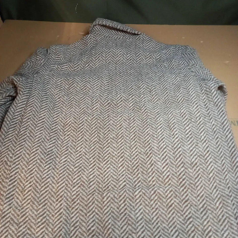 H&M BROWN & WHITE CHEVRON OVERSHIRT - UK L