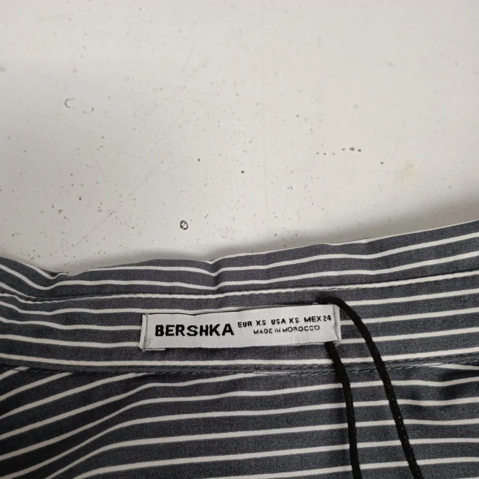 BERSHKA STRIPED BUTTON-DOWN SHIRT, UK 6 (EU XS, US XS, MX 24)