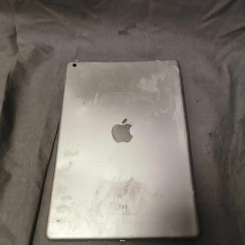 APPLE IPAD TABLET - A2602