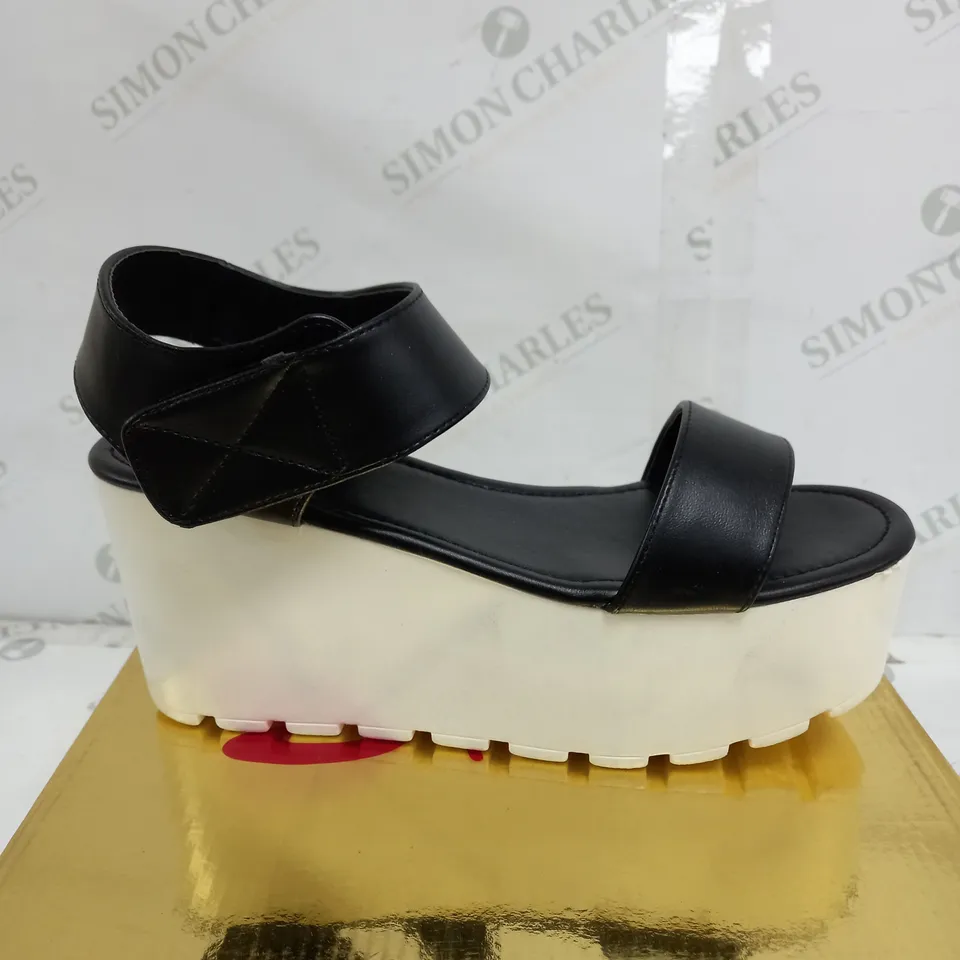 BOX OF APPROXIMATELY 5 ASSORTED PAIRS OF SHOES TO INCLUDE HOTLIPS SPIKED SHOES, CHAMPAGNE HIGH HEELS, PLATFORM SANDALS ETC