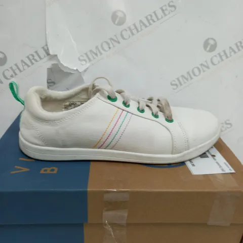 MIP KANNES NKEL BOOTS IN WHITE - SIZE 5.5