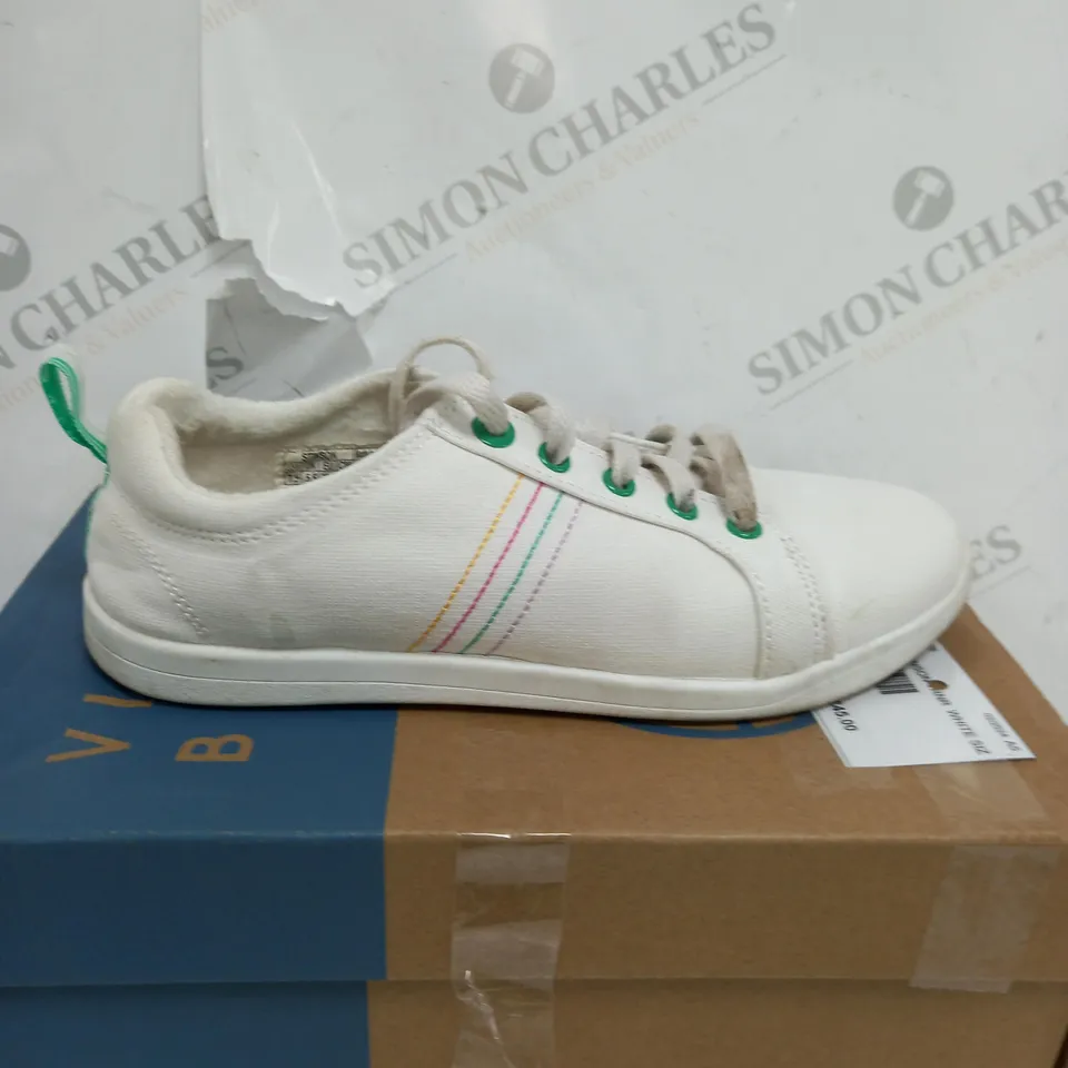 MIP KANNES NKEL BOOTS IN WHITE  - SIZE 5.5