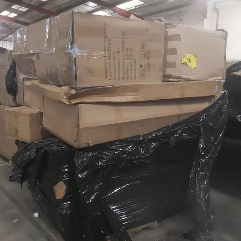 PALLET CONTAINING A VERY LARGE QUANTITY OF ASSORTED DESIGNER GARDEN FURNITURE PARTS