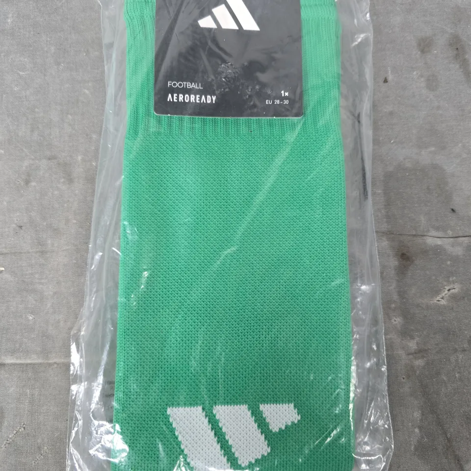 ADIDAS AEROREADY FOOTBALL KIDS TEAM SLEEVE 23 SOCKS IN GREEN/WHITE SIZE KXL