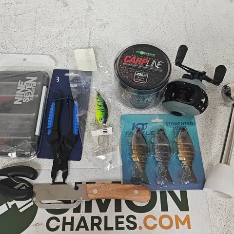 LOT OF APPROXIMATELY 24 ASSORTED HOUSEHOLD ITEMS TO INCLUDE CARPLINE, FISHING REEL AND LINKFIX 