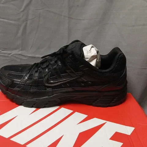 NIKE P-6000 BLACK TRAINERS – UK 10 (US 11 / EU 45)