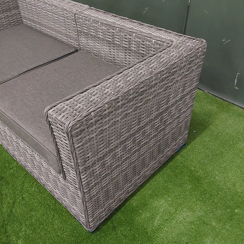 DESIGNER GREY RATTAN GARDEN/PATIO SOFA WITH SEAT CUSHIONS