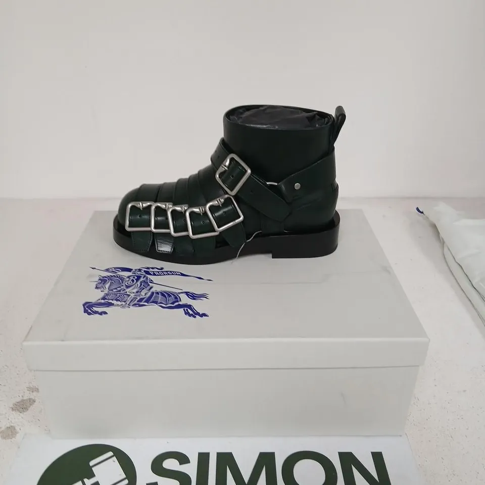 BURBERRY GREEN LEATHER HARNESS BOOTS WITH BUCKLES – UK 5 (EU 38)