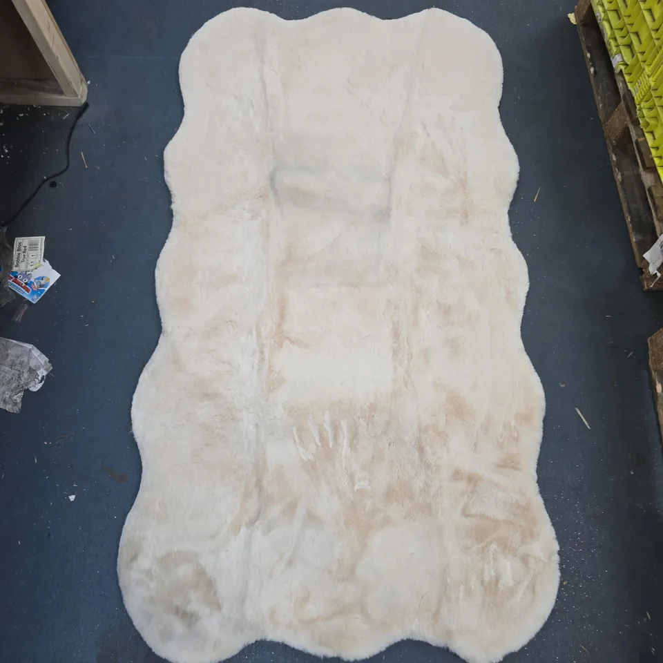 HUSH HAVEN SUPER SOFT FAUX FUR SHAGGY RUG IN IVORY