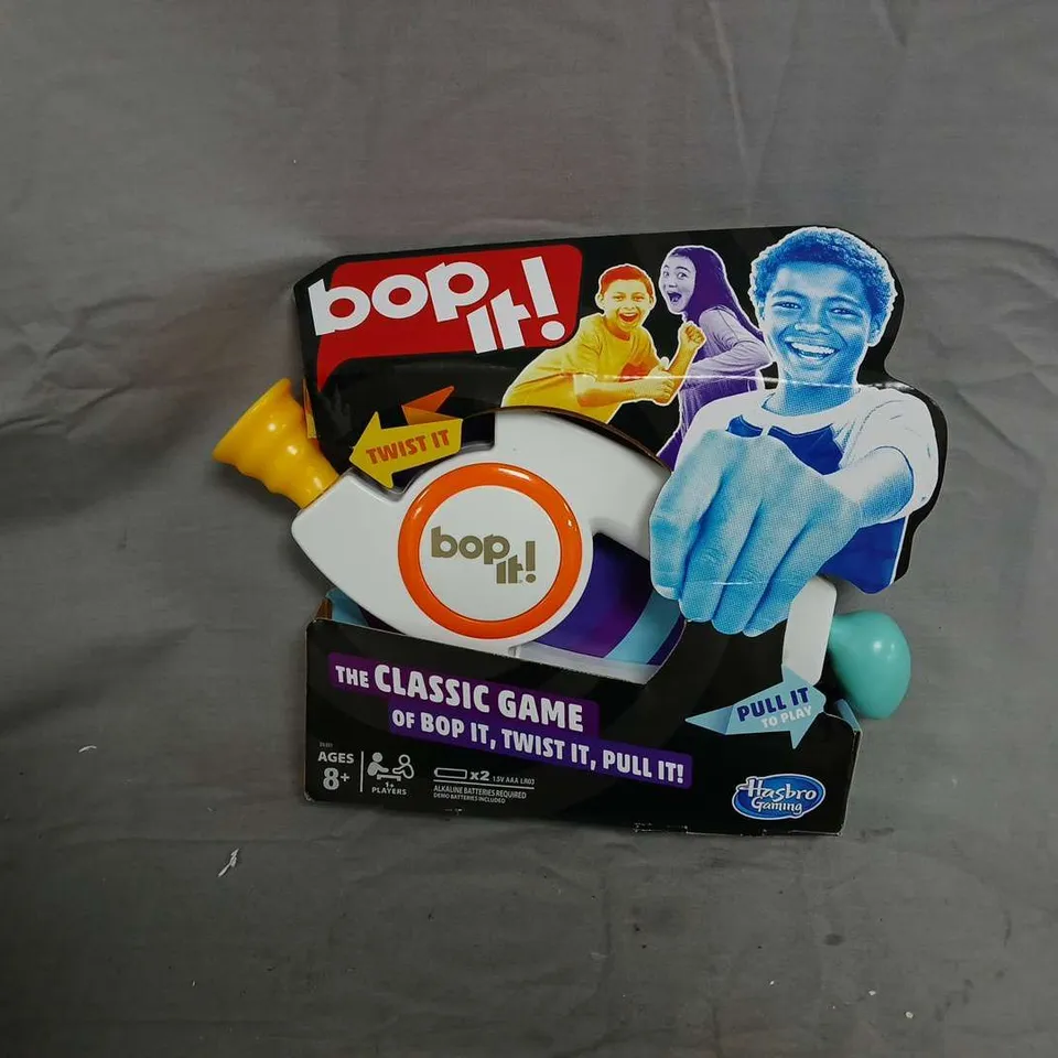 HASBRO BOP IT! THE CLASSIC GAME – BOXED