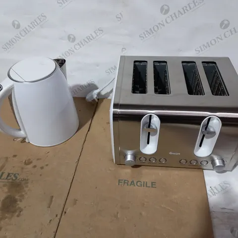 BOXED SWAN 4-SLICE TOASTER AND KETTLE SET