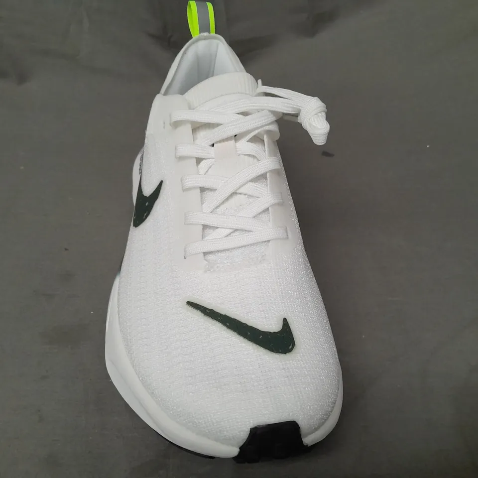 BOXED PAIR OF NIKE ZOOMX INVINCIBLE RUN FK 3 SHOES IN WHITE/GREEN UK SIZE 9