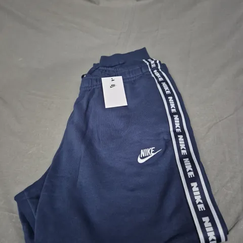 NIKE LOGO TRACKSUIT BOTTOMS SIZE XL