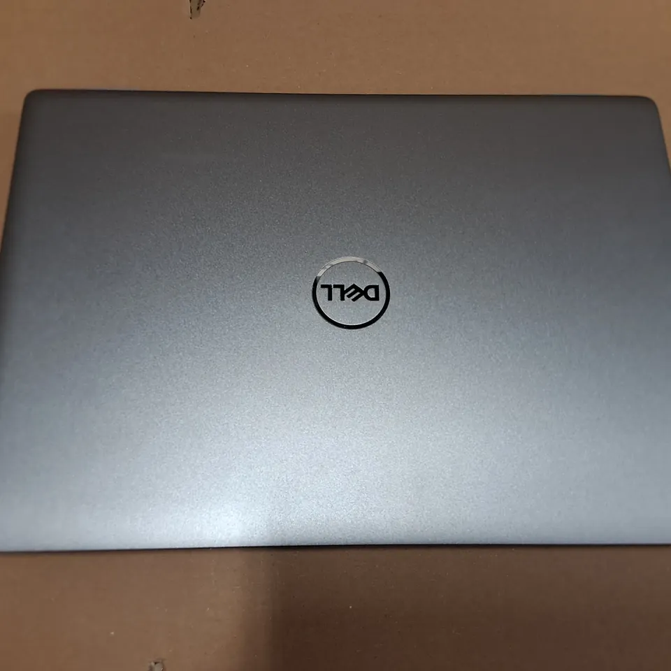 UNBOXED DELL LATITUDE 7450 INTEL VPRO LAPTOP IN SILVER - P174G