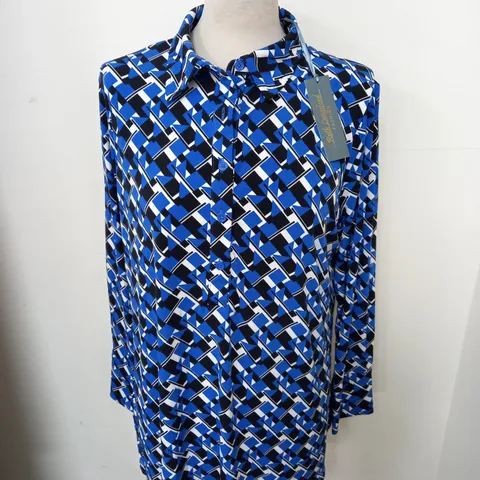 APPROXIMATELY 10 ASSORTED WOMEN CLOTHING TO INCLUDE RUT LANGFORD SHIRT IN SIZE L, WHITE STUFF COAT IN SIZE 12, RUTH LANGFORD SHIRT IN SIZE S