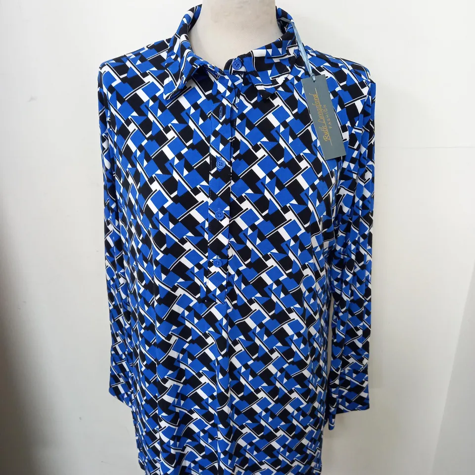 APPROXIMATELY 10 ASSORTED WOMEN CLOTHING TO INCLUDE RUT LANGFORD SHIRT IN SIZE L, WHITE STUFF COAT IN SIZE 12, RUTH LANGFORD SHIRT IN SIZE S 