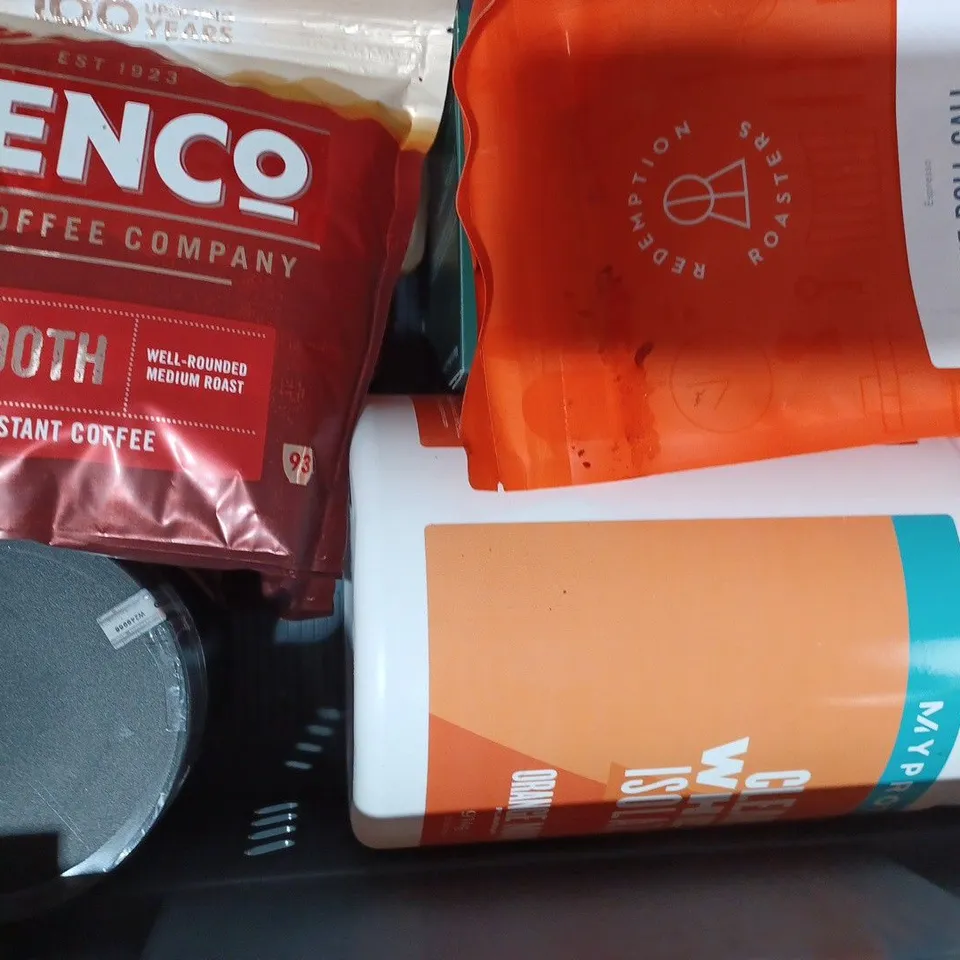 APPROXIMATELY 10 ASSORTED FOOD & DRINK ITEMS TO INCLUDE KENCO INSTANT COFFEE, COLOMBIA COFFEE BEANS, ETC