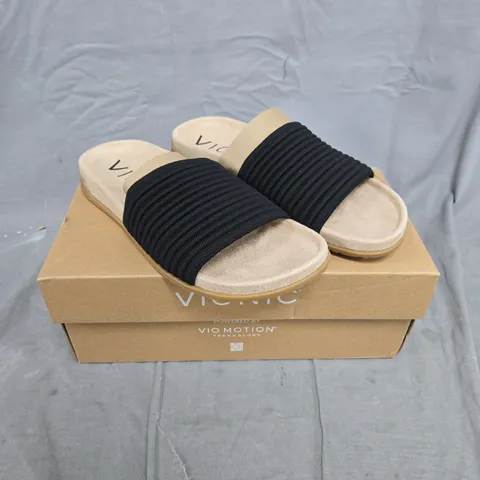 BOXED PAIR OF VIONIC EVIE KNIT SLIDER SANDAL - 5