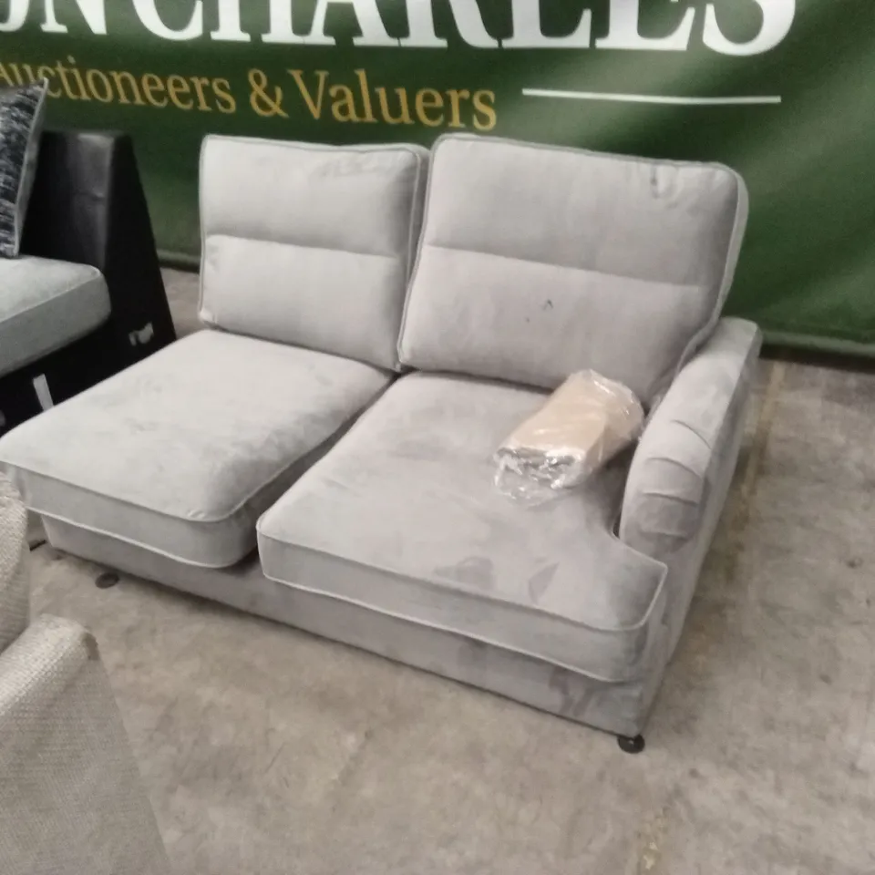 5 x ASSORTED DESIGNER SOFA PIECES
