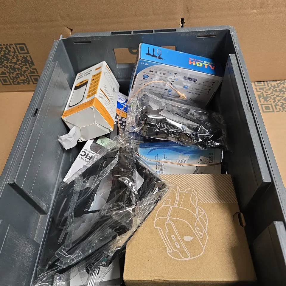 TOTE OF APPROXIMATELY 12 ASSORTED ITEMS TO INCLUDE DIGITAL ANTENNA, UTILITY LIGHT, 4G WIRELESS MOBILE WIFI PRO ETC