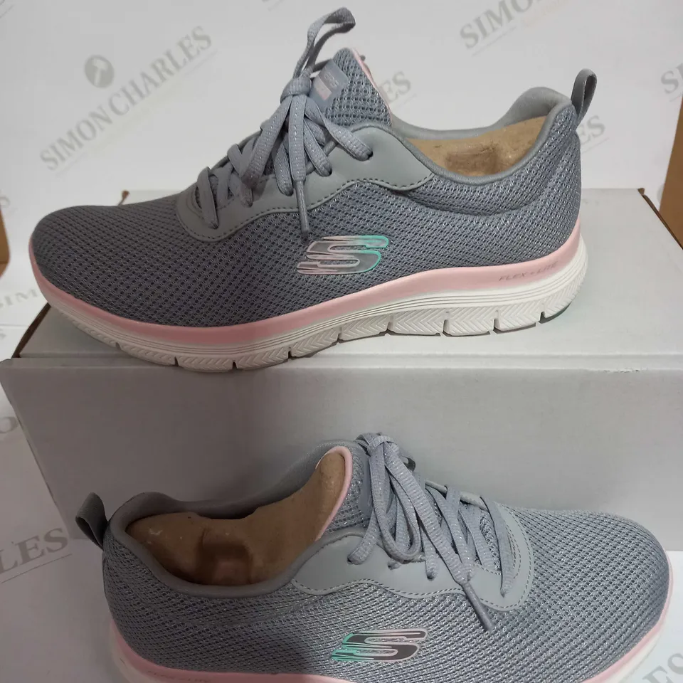 SKECHERS GREY/BLUE/PINK FLEX-LITE TRAINERS - SIZE 4