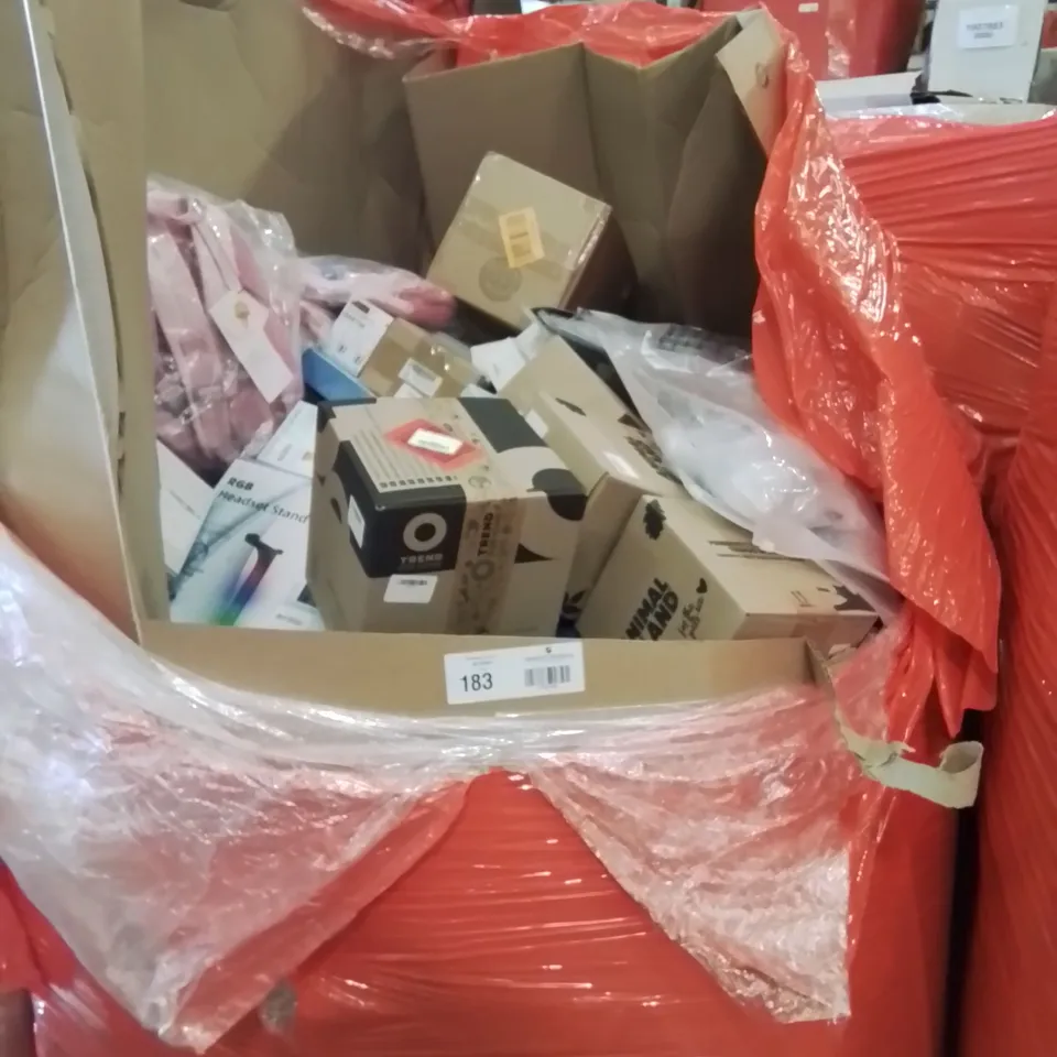 PALLET OF ASSORTED ITEMS TO INCLUDE, RGB HEADSET STAND, NINJA DRESS UP SET, GAGAKA KINDER RUCKSACS, SWIMMING AID, 5W LED BULBS, OVER DOOR HANGER, CRAFT ITEMS.