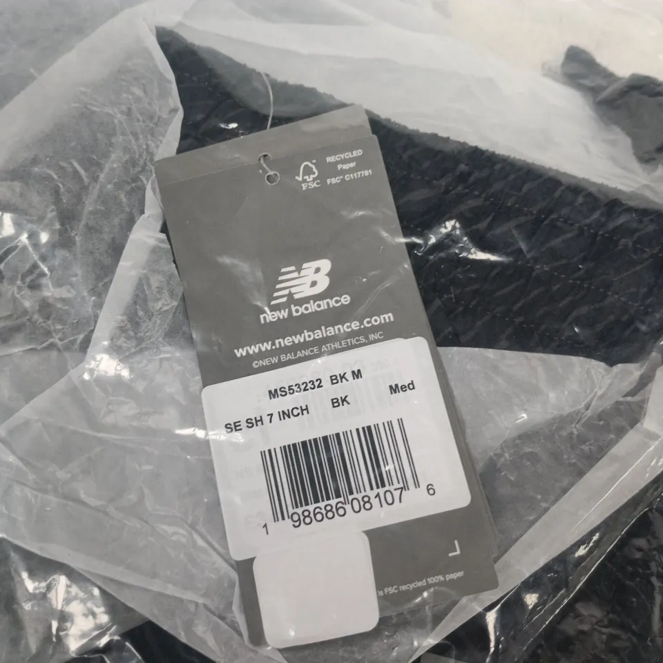 NEW BALANCE SHORTS - SIZE M