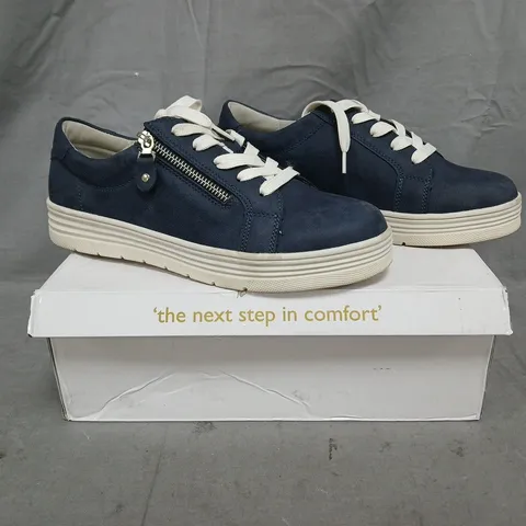 BOXED PAIR OF DR KELLER LACE-UP SHOES IN NAVY SIZE UK 6