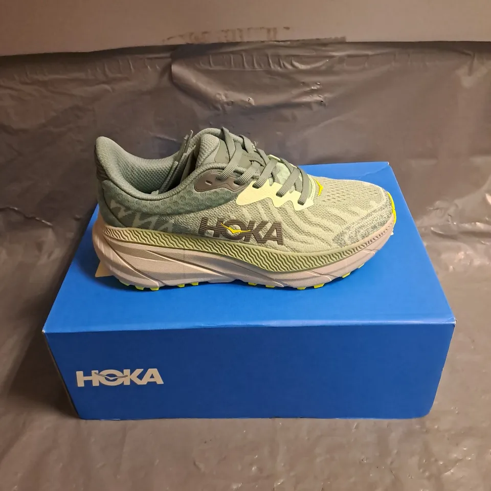 BOXED PAIR OF HOKA CHALLENGER ATR 7 TRAINERS IN GREEN MULTI SIZE 4.5