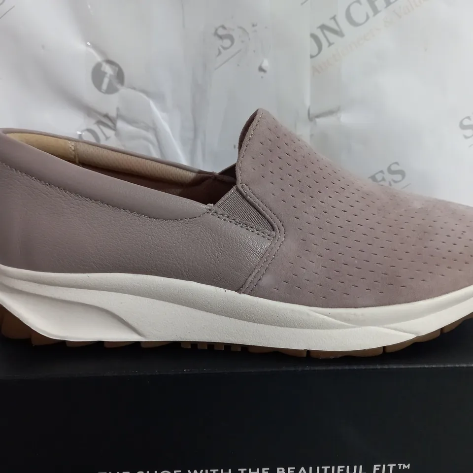 BOXED NATURALIZAER SLIP ON PLATFORM TRAINERS - SIZE 7
