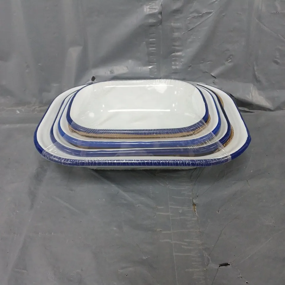 SET OF 4 ENAMEL PIE DISHES IN BLUE/WHITE - COLLECTION ONLY 