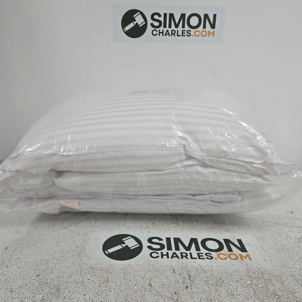 WHITE STRIPED PILLOW TRIO SET 