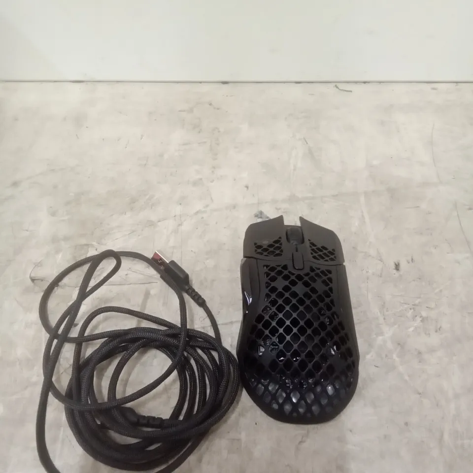 BOXED STEEL SERIES AEROX 5 WIRELESS GAMING MOUSE 